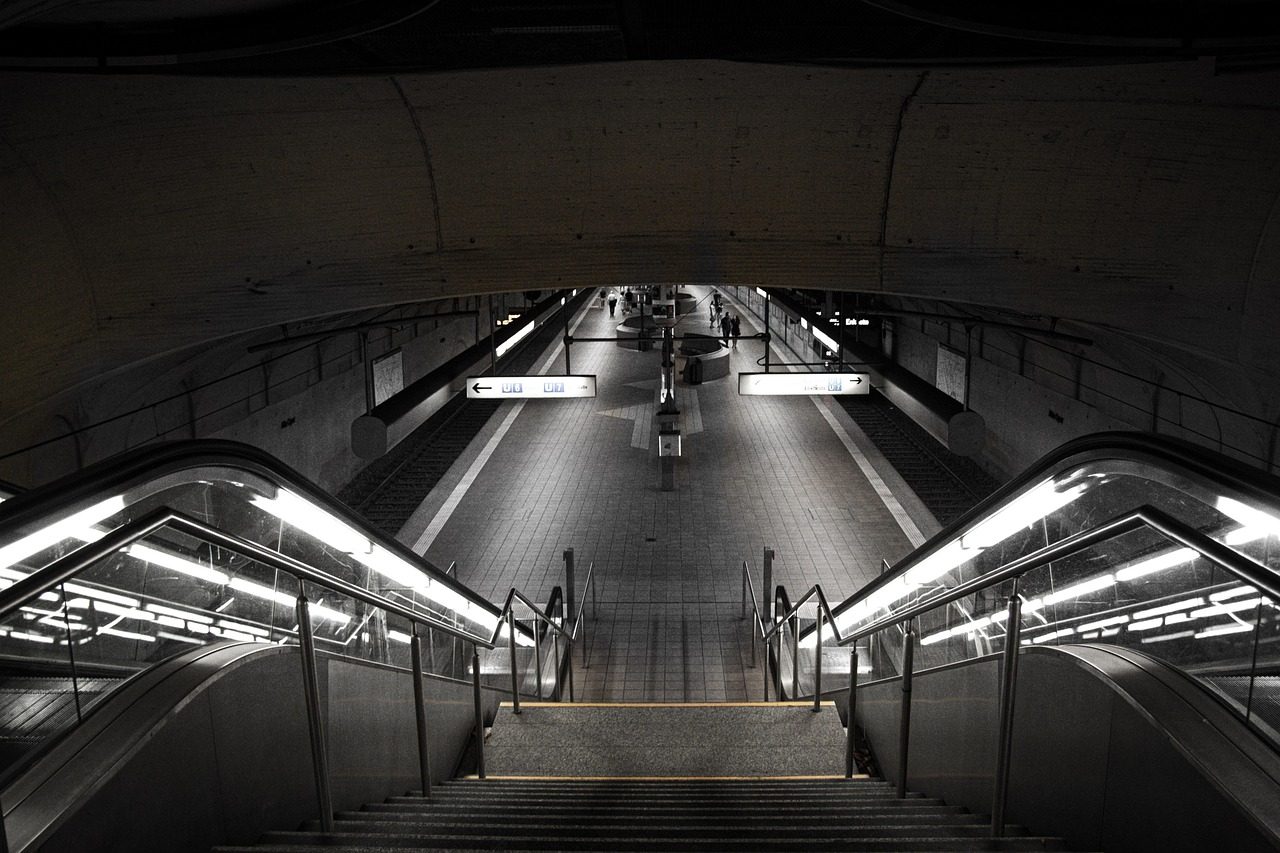 train, subway, escalator, building, train station, tunnel, architecture, city, ramp, subway system, indoor, terminal, ceiling, vehicle, transport, metal, transportation, airport, train, train station, airport, airport, airport, airport, airport
